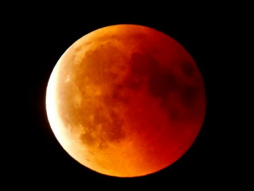 lunar eclipse 1683200586