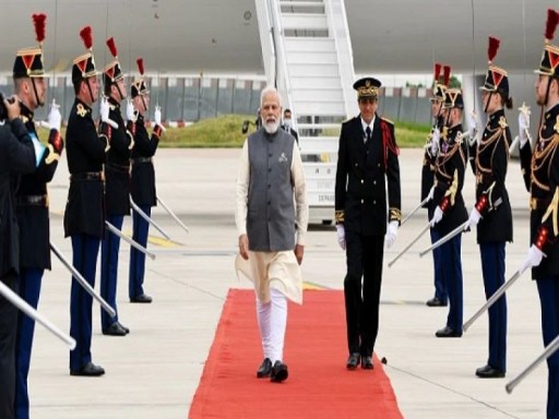 pm modi in france 1689321044