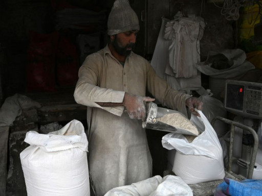 shopkeeper thrashes youth for stealing flour in pakistan 1693293076