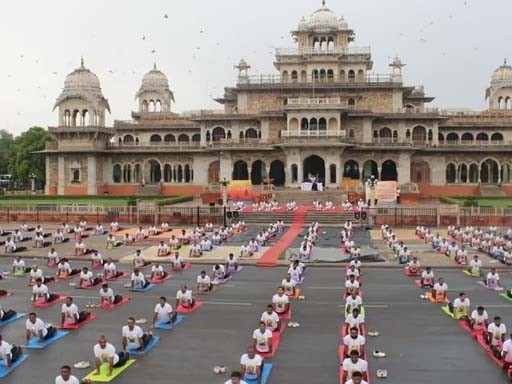 yoga day at albert hall 1687347974