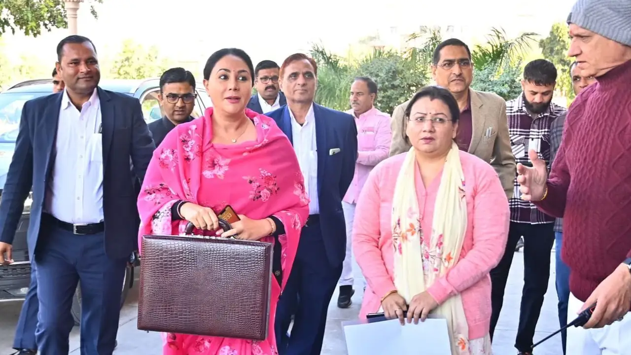 Diya Kumari with Rajasthan Budget