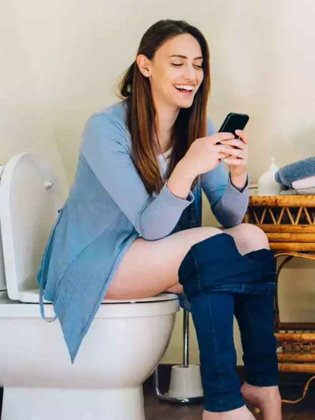 phone in the toilet,phone in the toilet in hindi,phone in the toilet is very dangerous,using phone in the toilet,using phone in toilet infection,using phone in toilet reddit