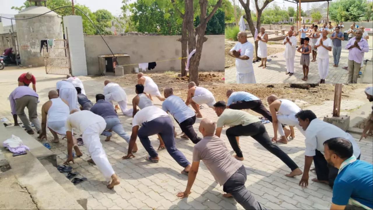 Dhundhariya family Yoga Diwas Celebrated in Shamshan Ghat